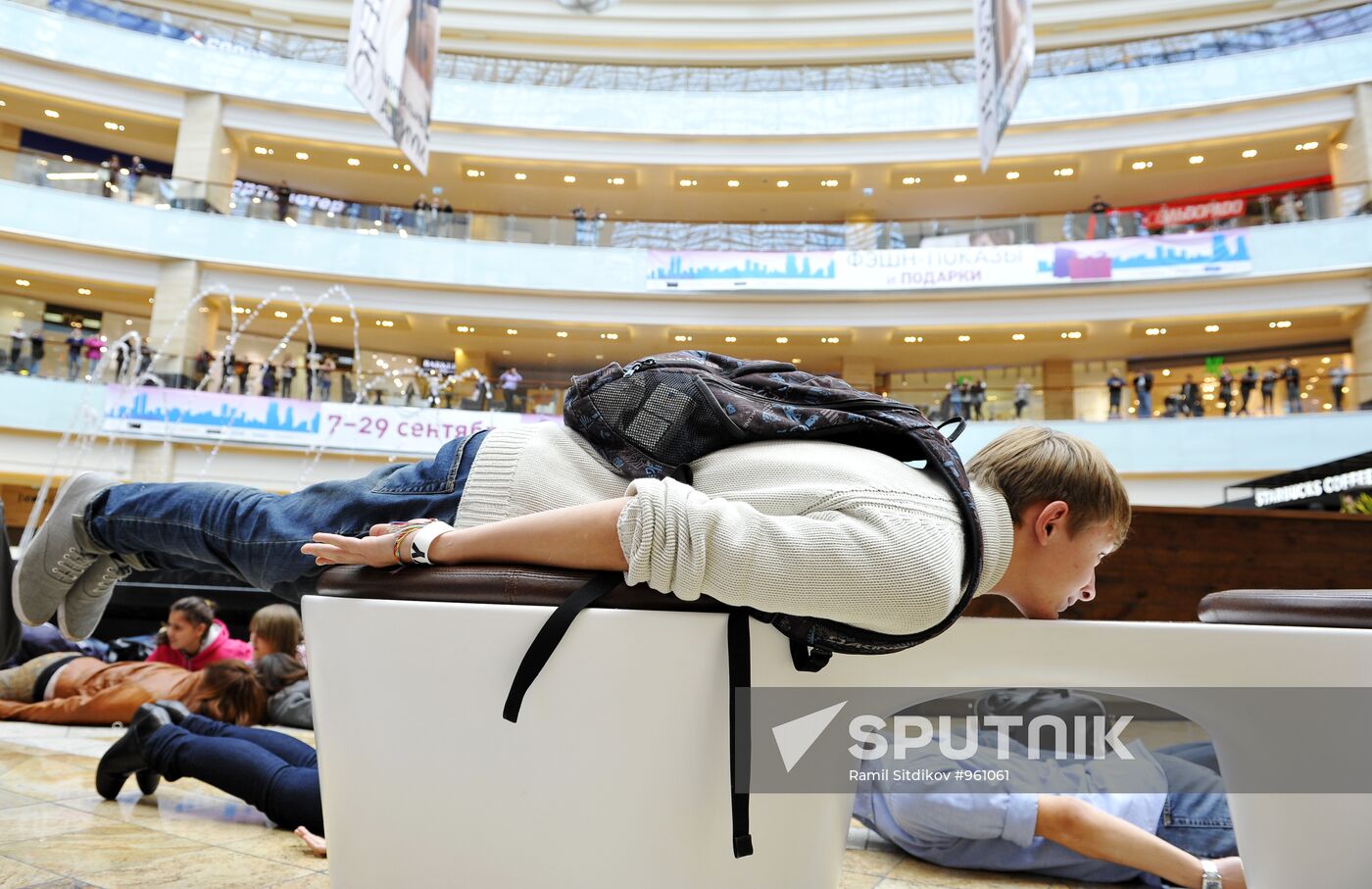 Planking day in Moscow