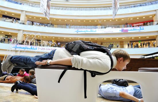 Planking day in Moscow