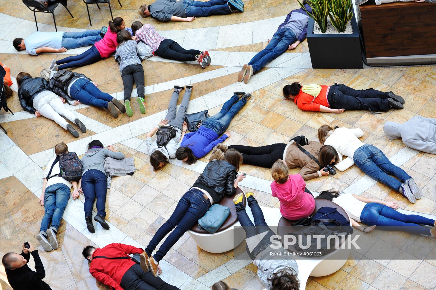 Planking day in Moscow