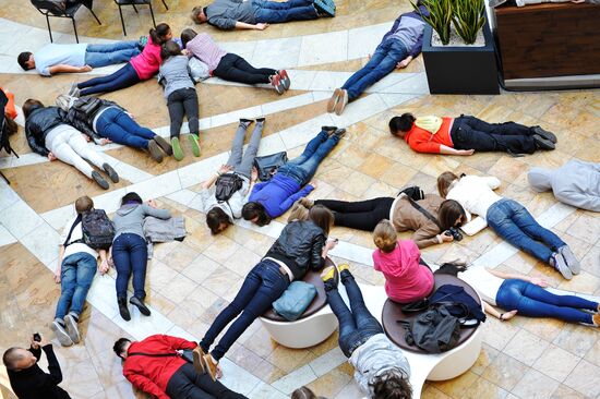 Planking day in Moscow