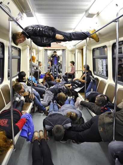 Planking day in Moscow