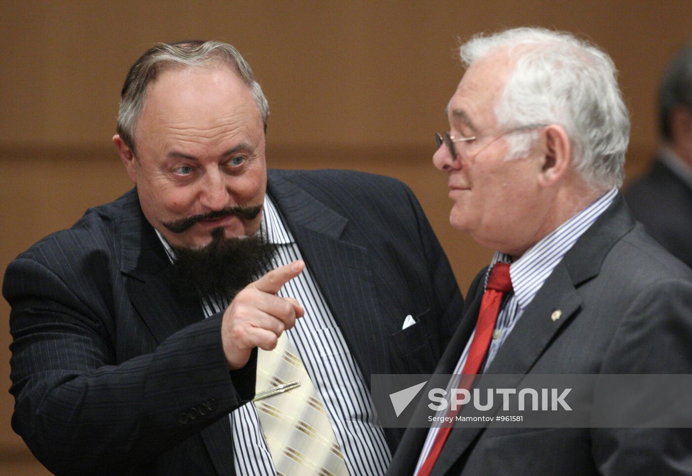 Alexander Volovik, Leonid Roshal