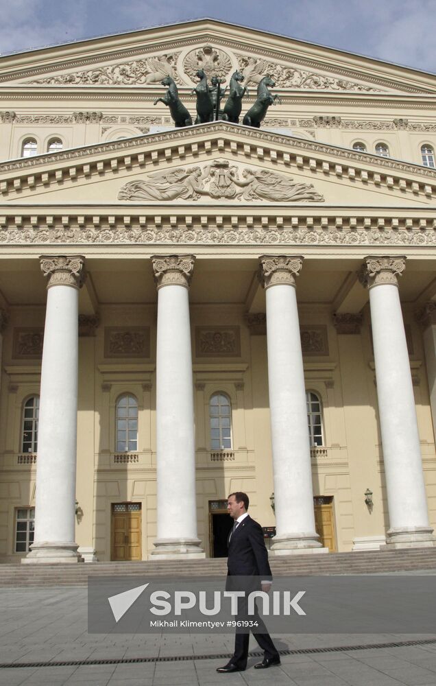 Dmitry Medvedev visits Bolshoi Theater completing reconstruction