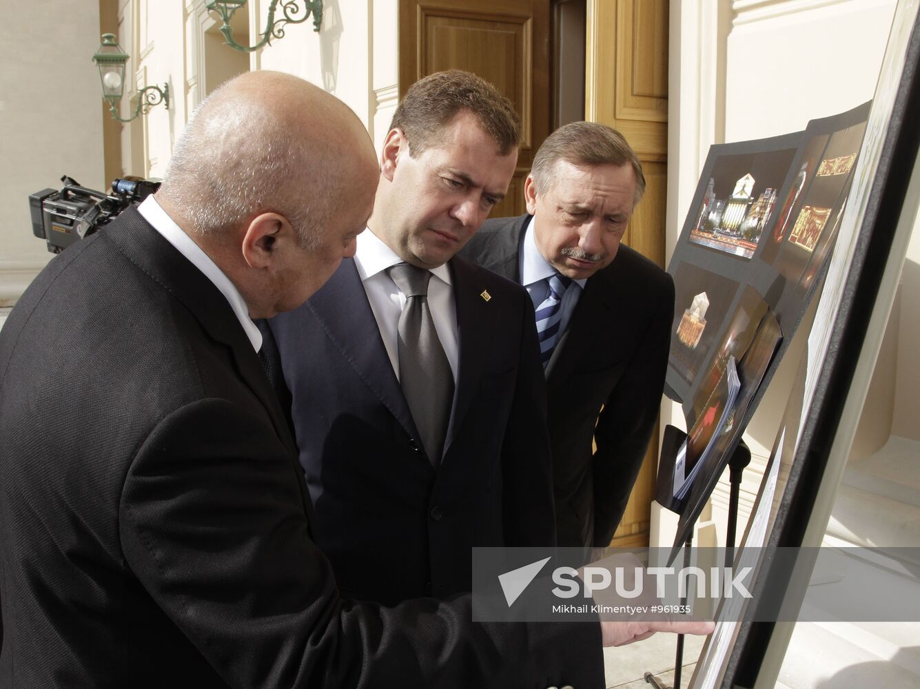 Dmitry Medvedev visits Bolshoi Theater completing reconstruction