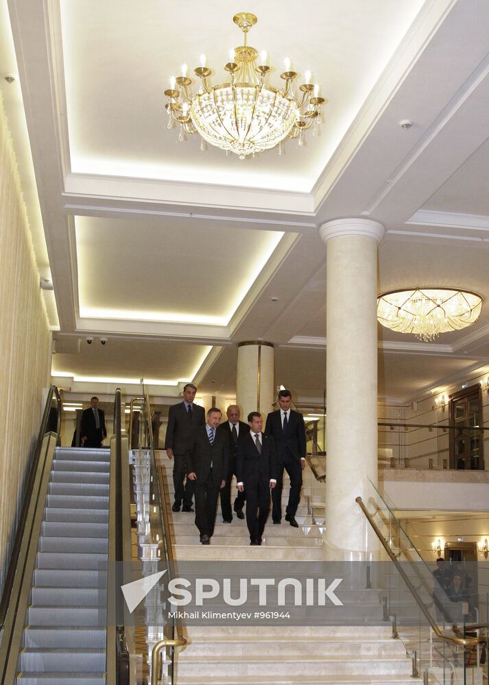Dmitry Medvedev visits Bolshoi Theater after reconstruction