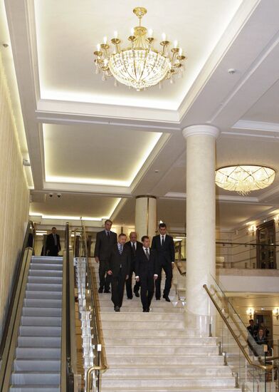 Dmitry Medvedev visits Bolshoi Theater after reconstruction