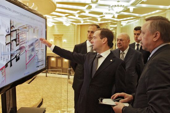 Dmitry Medvedev visits Bolshoi Theater after reconstruction