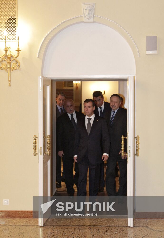 Dmitry Medvedev visits Bolshoi Theater after reconstruction
