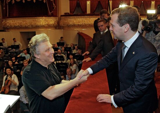 Dmitry Medvedev visits Bolshoi Theater completing reconstruction