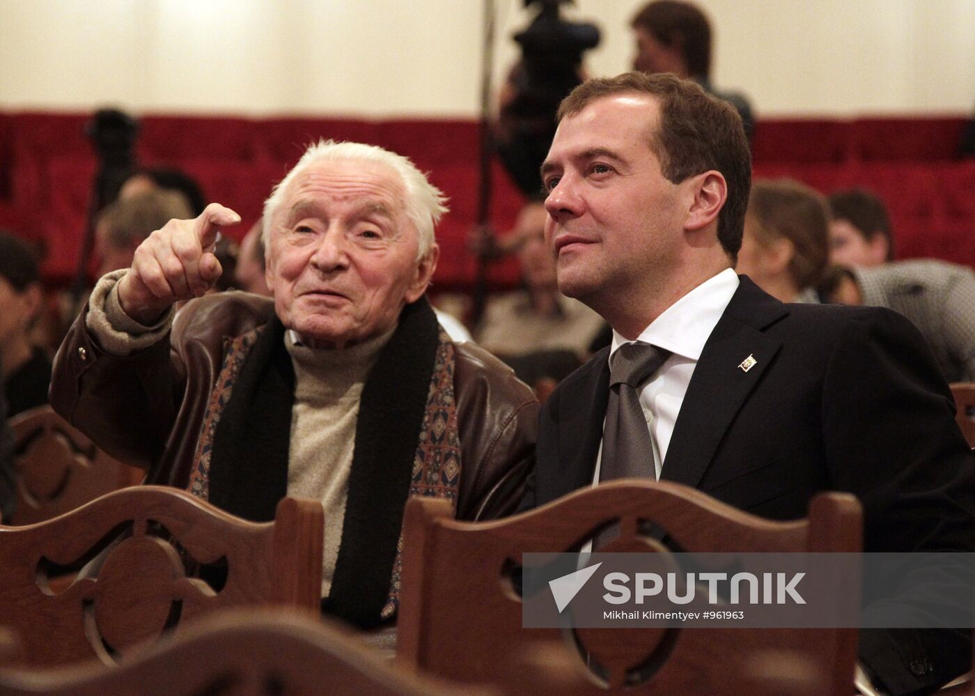 Dmitry Medvedev visits Bolshoi Theater completing reconstruction