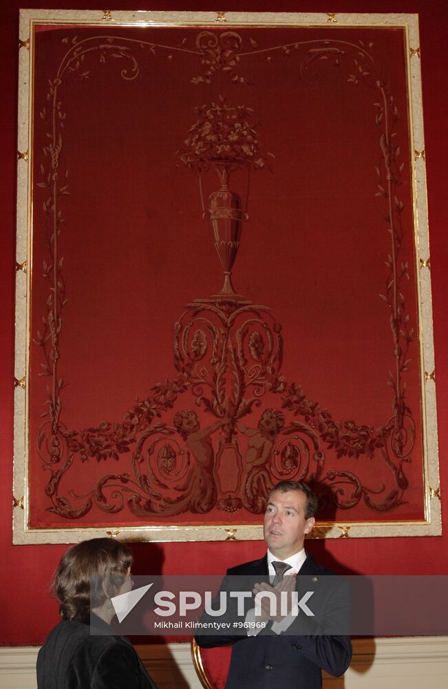 Dmitry Medvedev visits Bolshoi Theater completing reconstruction