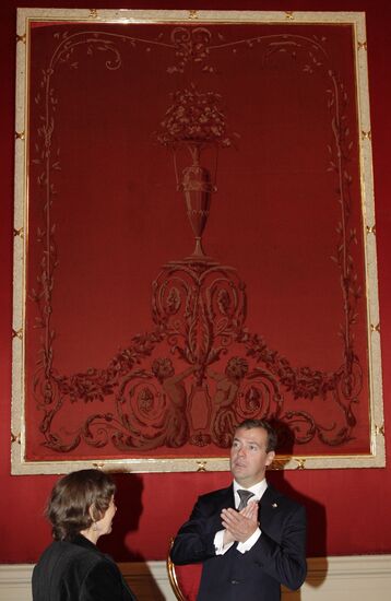 Dmitry Medvedev visits Bolshoi Theater completing reconstruction
