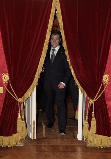 Dmitry Medvedev visits Bolshoi Theater completing reconstruction