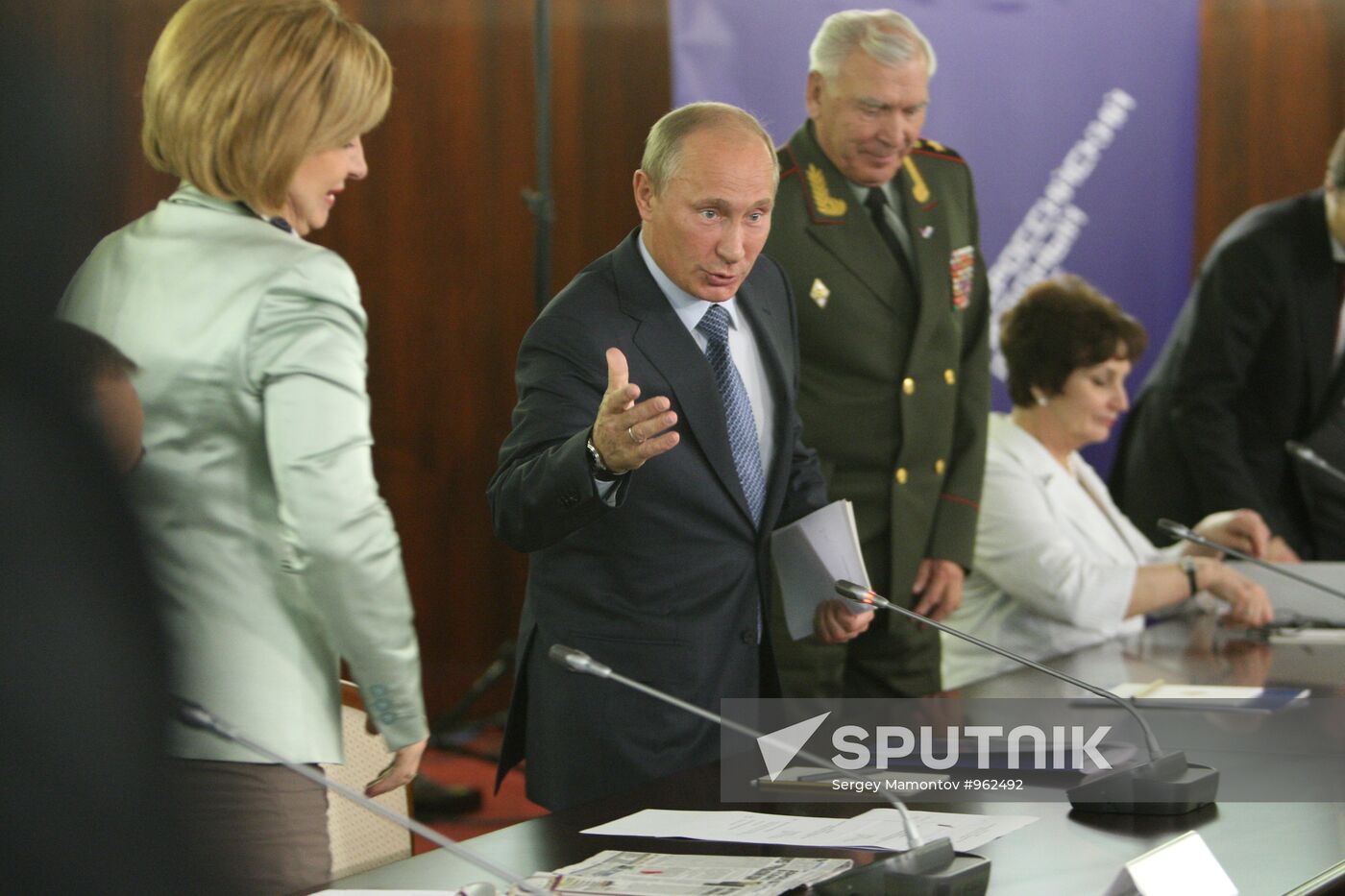 Vladimir Putin at meeting of Popular Front Coordinating Council