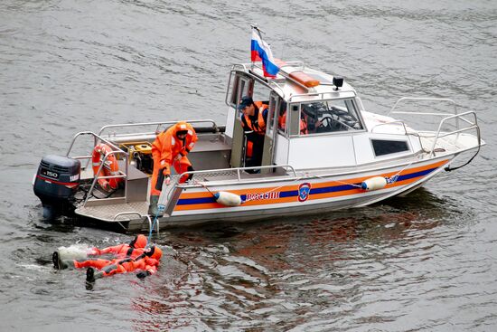 Tactical fire-fighting exercises of MES on "Bagration" bridge