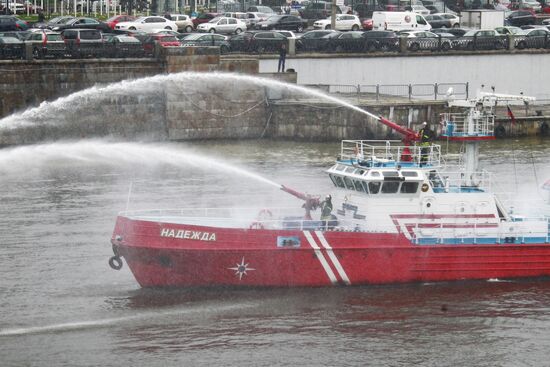 Tactical fire-fighting exercises of MES on "Bagration" bridge