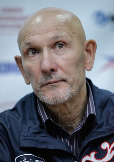 News conference on beginning of new season for short-track