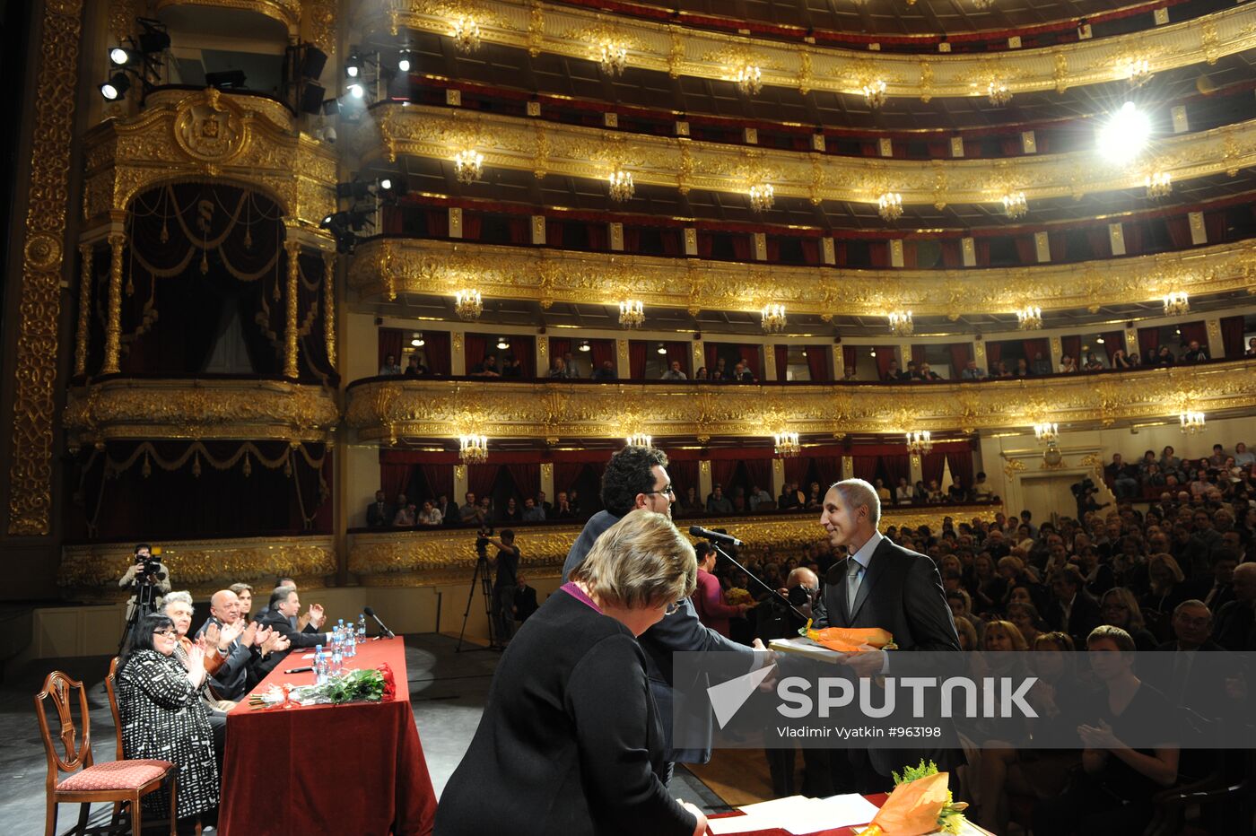 Gathering of the troupe at the State Academic Bolshoi Theater