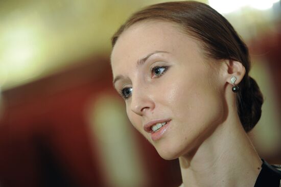 Gathering of the troupe at the Bolshoi State Academic Theatre