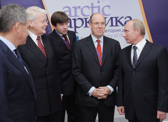 Vladimir Putin visits North Western Federal District