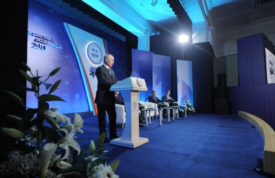 Vladimir Putin visits North Western Federal District