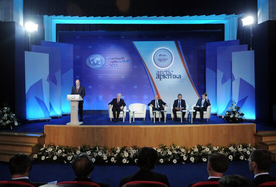 Vladimir Putin visits North Western Federal District