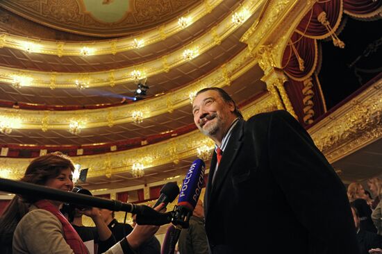 Gathering of the troupe at Bolshoi State Academic Theater