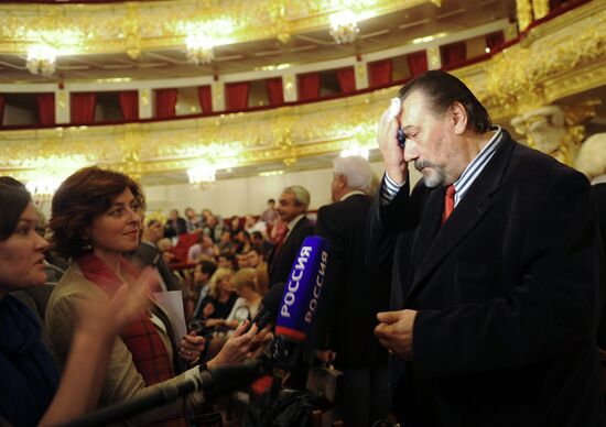 Gathering of the troupe at Bolshoi State Academic Theater