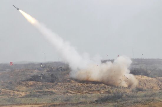 Military exercise "Center-2011" on the Ashuluk range