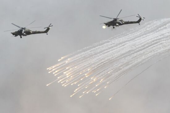 Military exercise "Center-2011" on the Ashuluk range