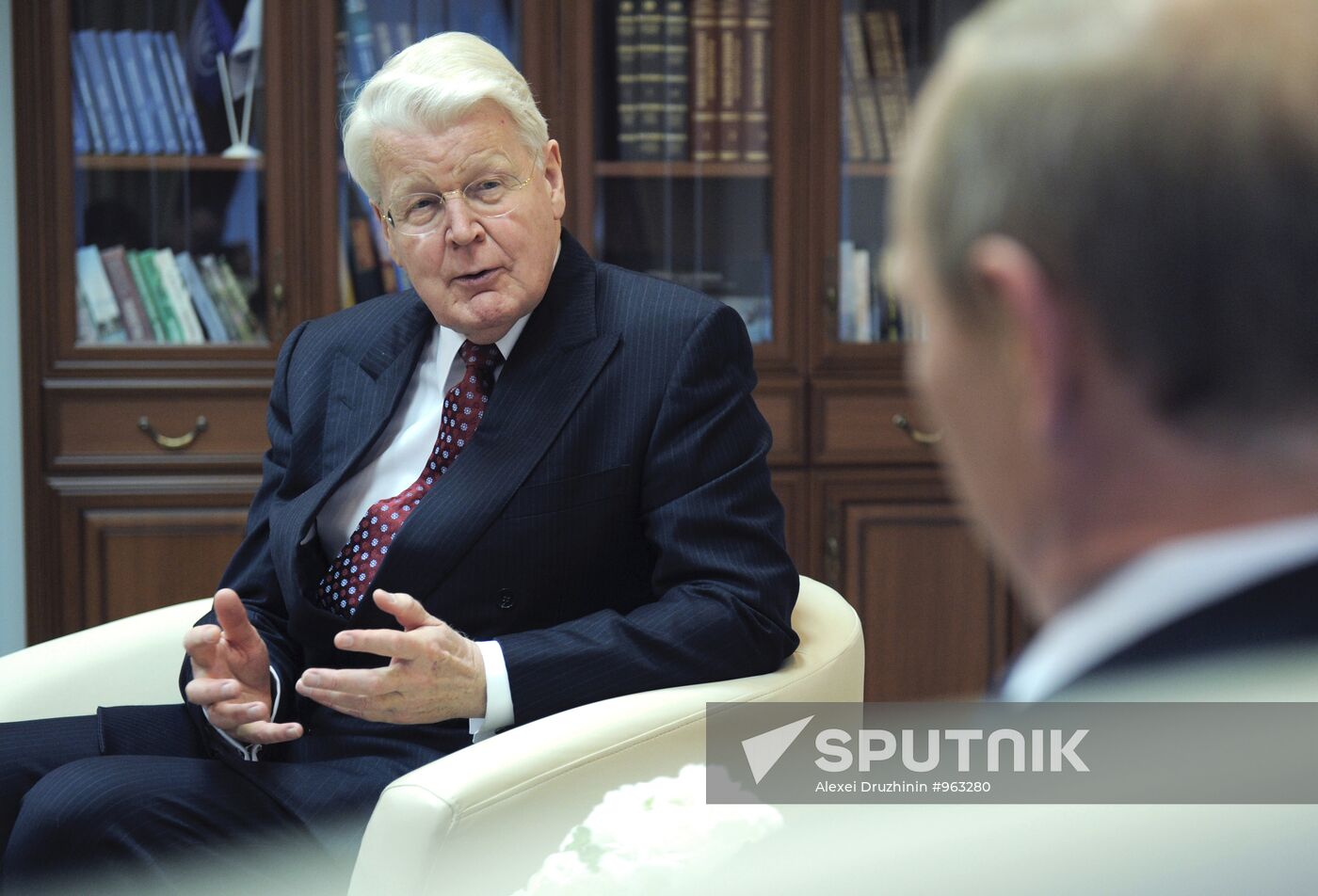 September 22, 2011. Russian Prime Minister Vladimir Putin during a meeting with President Olafur Ragnar Grimsson of Iceland (right to left) in Arkhangelsk. Location: Russia, Arkhangelsk. Author: Alexei Druzhinin/Sputnik. Vladimir Putin visits North Western Federal District