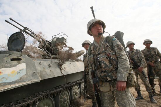 Large-scale Center-2011 strategic exercises in Kazakhstan