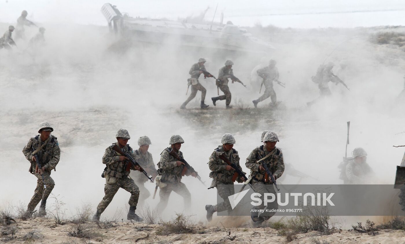 Large-scale Center-2011 strategic exercises in Kazakhstan