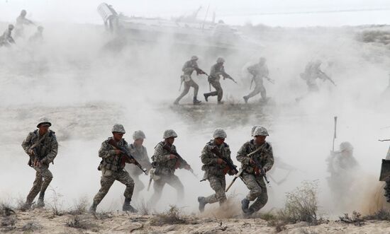 Large-scale Center-2011 strategic exercises in Kazakhstan
