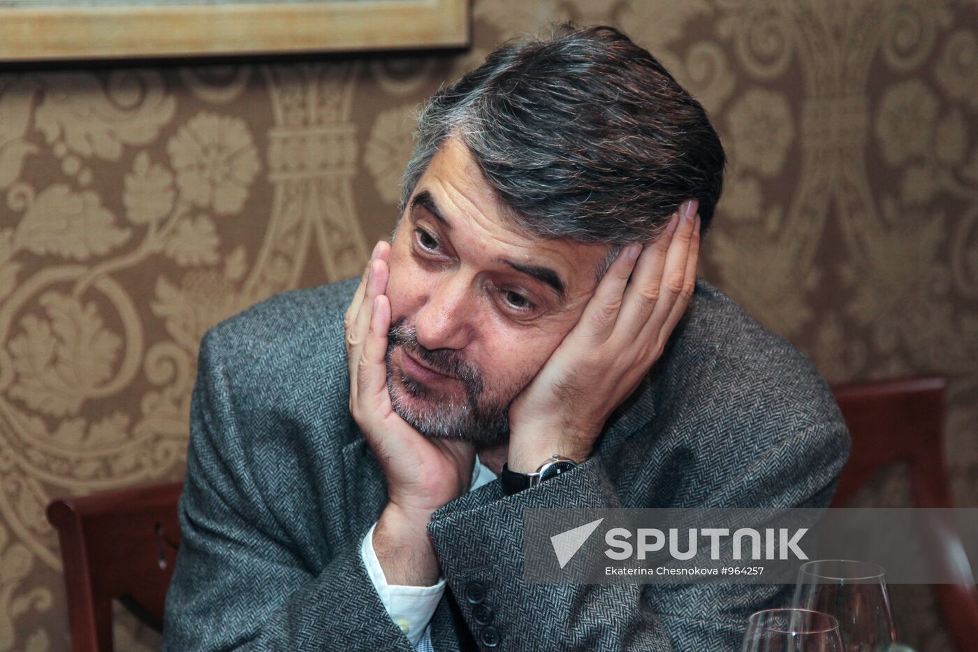 Oleg Menshikov's gastronomic theater "Chemodan"