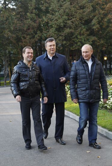 Dmitry Medvedev, Vladimir Putin and Viktor Yanukovych