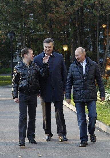 Dmitry Medvedev, Vladimir Putin and Viktor Yanukovych