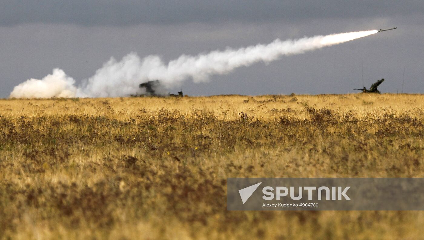 Center 2011 military exercise in Astrakhan Region