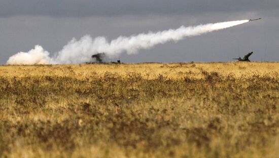 Center 2011 military exercise in Astrakhan Region
