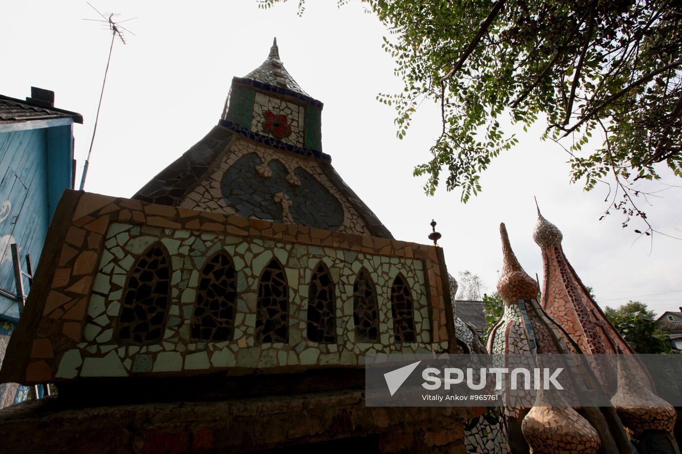 Palace built from consturction waste in Primorye Territory