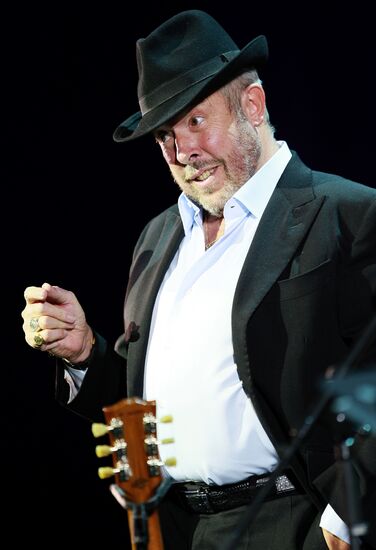 Andrei Makarevich at Time Flies anniversary concert in Moscow