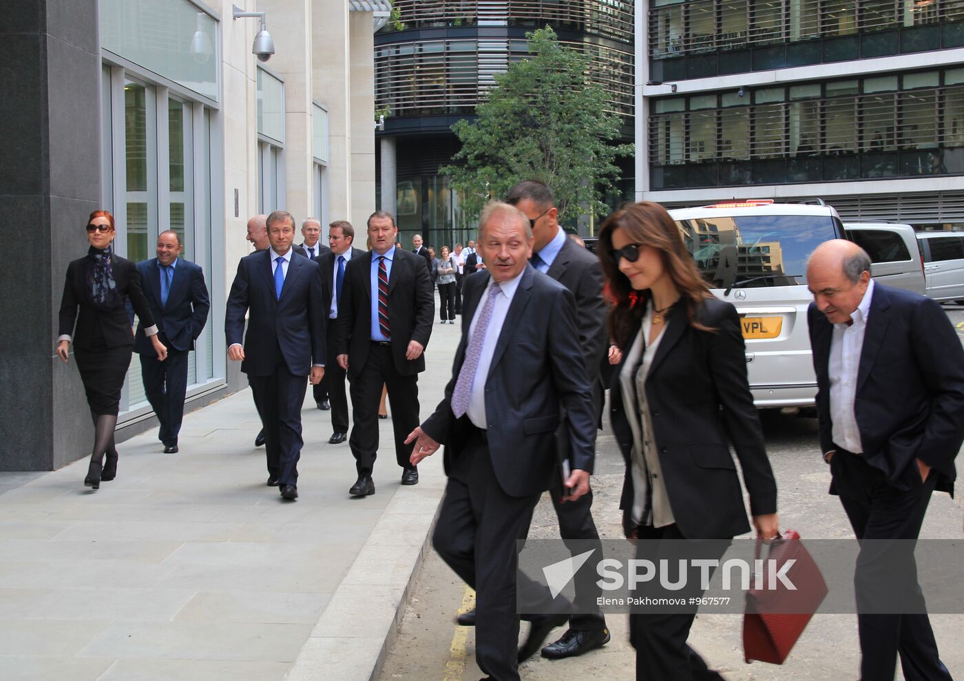 B.Berezovsky and R.Abramovich arrive in High Court in London