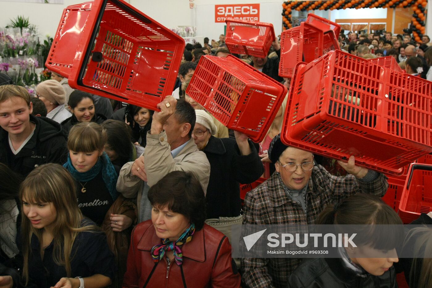 Opening of mega-market "ASHAN Kazan"