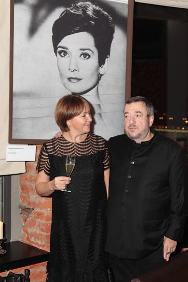 Marking 50th anniversary of "Breakfast at Tiffany's" release