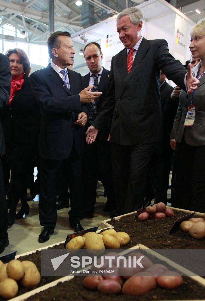 Opening of agro-industrial exhibition "Golden Autumn-2011"