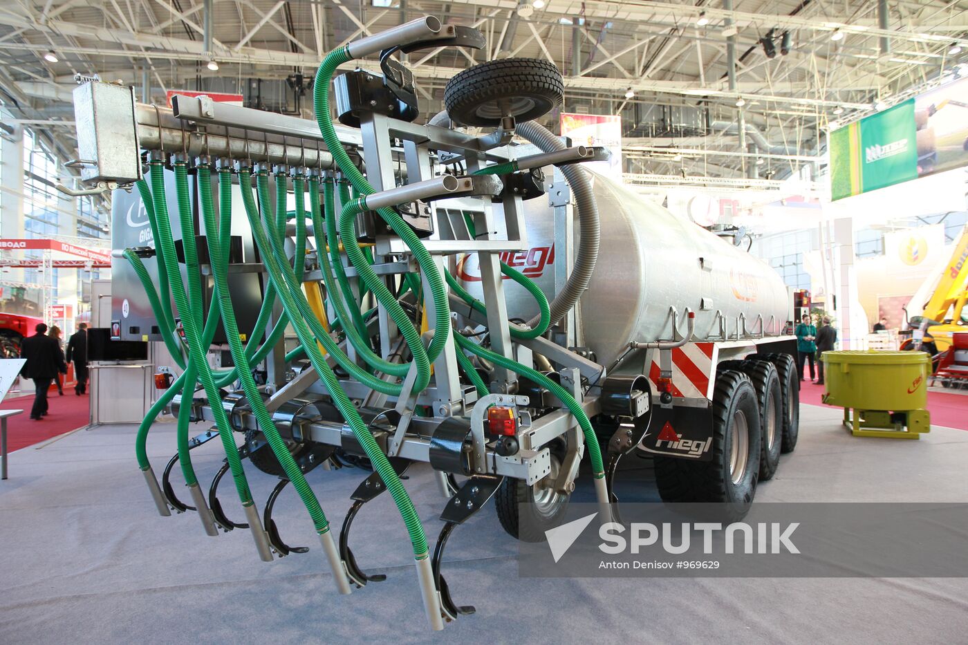 Agro-industrial exhibition "Golden Autumn-2011" opens in Moscow