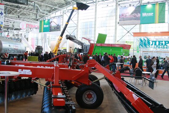 Opening of agro-industrial exhibition "Golden Autumn-2011"