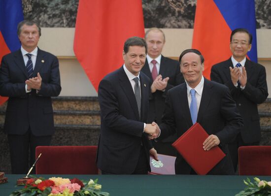 Vladimir Putin visits China
