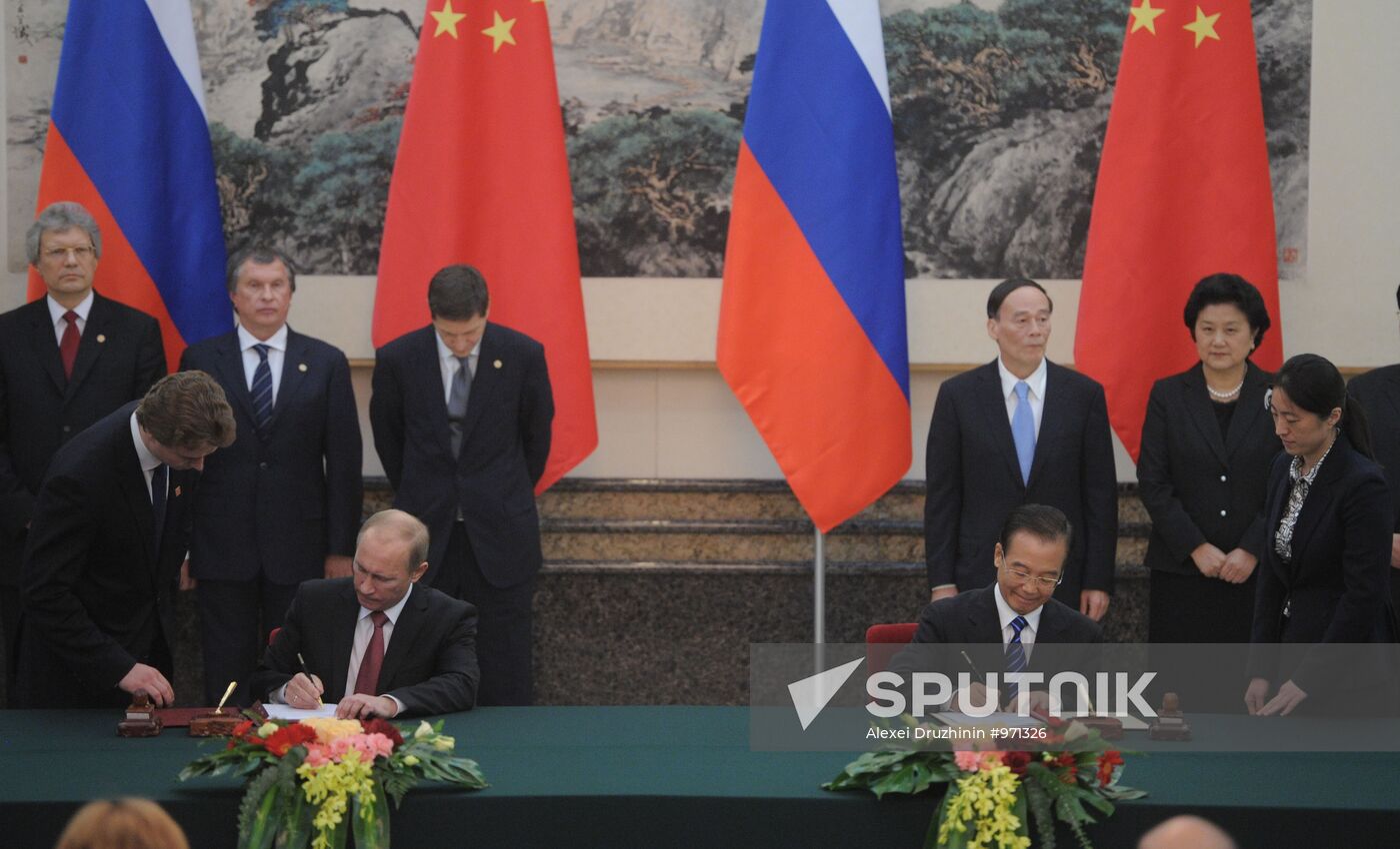 Vladimir Putin visits China