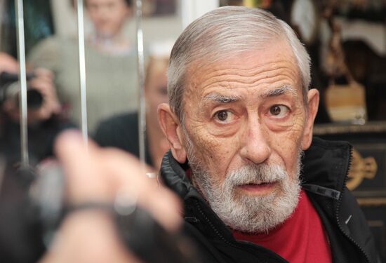 Vakhtang Kikabidze gives interview